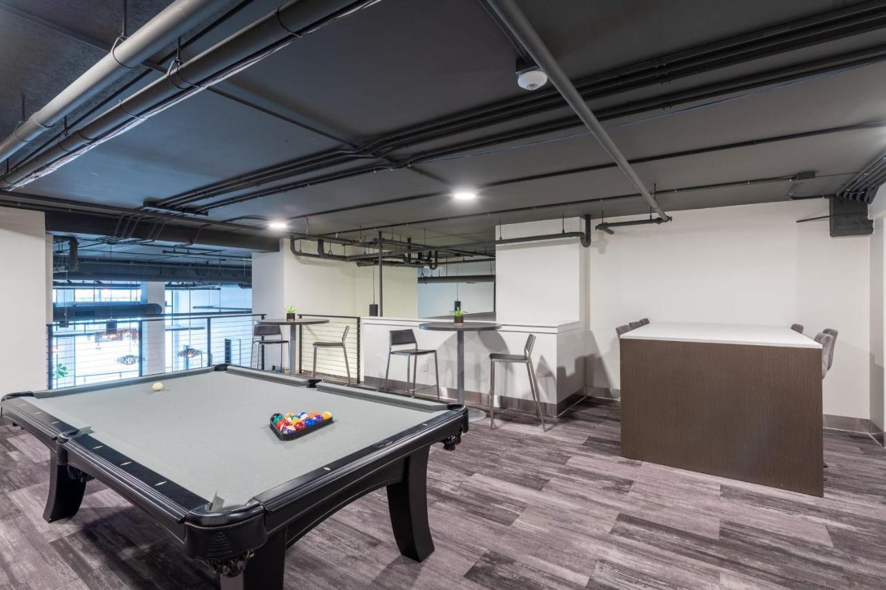 Flexhome Skywalk To Fiserv U4 With Rooftop, Gym, And Parking Мілвокі Екстер'єр фото