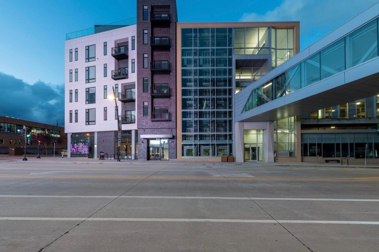 Flexhome Skywalk To Fiserv U4 With Rooftop, Gym, And Parking Мілвокі Екстер'єр фото