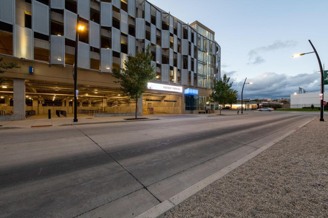 Flexhome Skywalk To Fiserv U4 With Rooftop, Gym, And Parking Мілвокі Екстер'єр фото